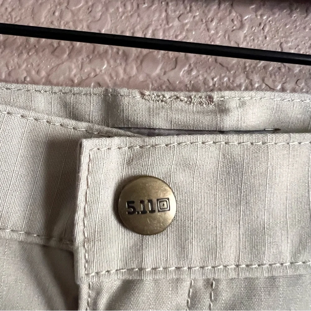 5.11 Tactical Men's Beige Cargo Pants Size 40x30